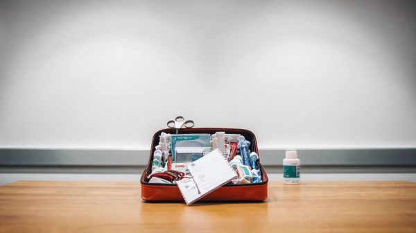 5 éléments indispensables pour une trousse de secours efficace